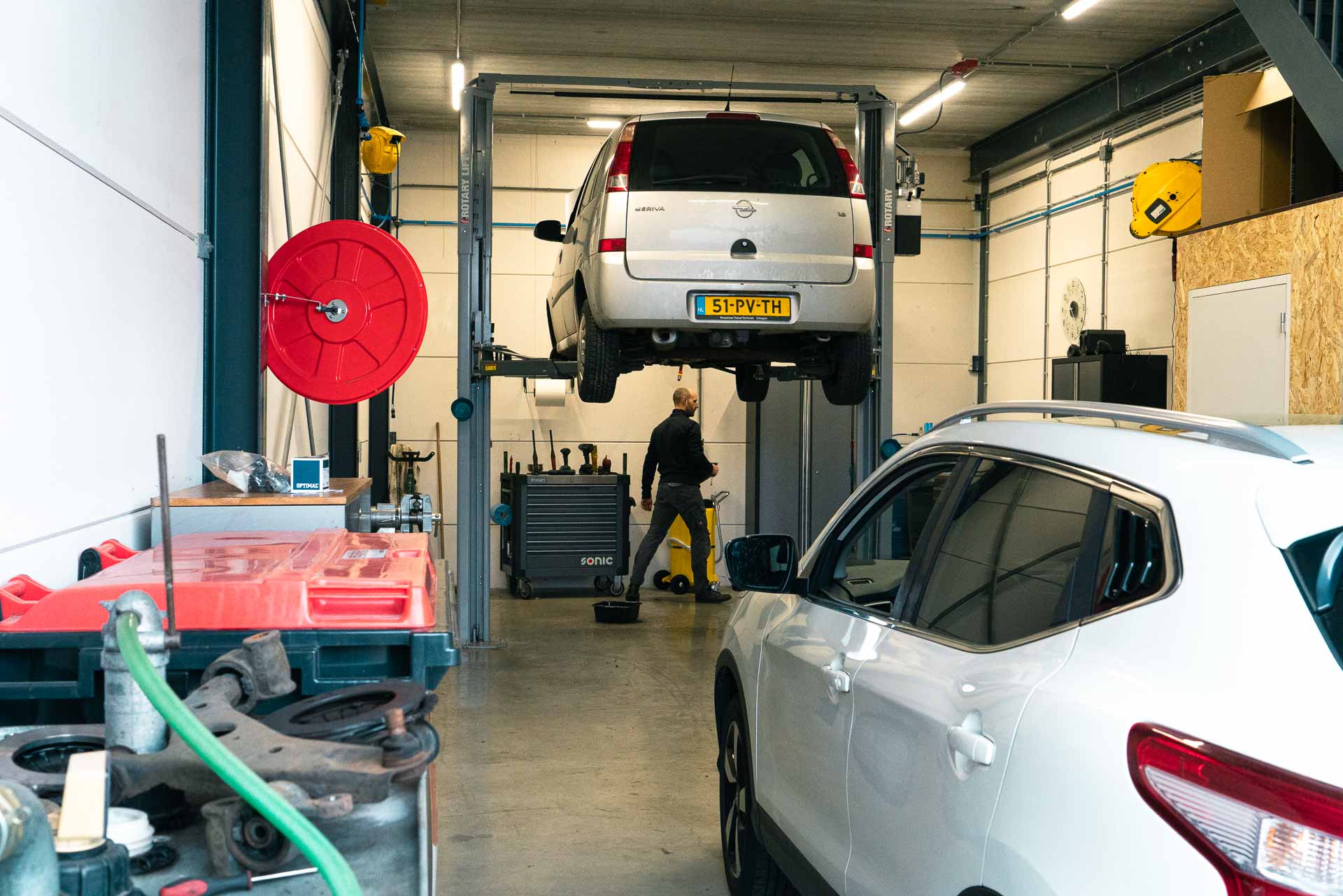 De werkplaats van Autoservice Rick van Diepen in Schagen